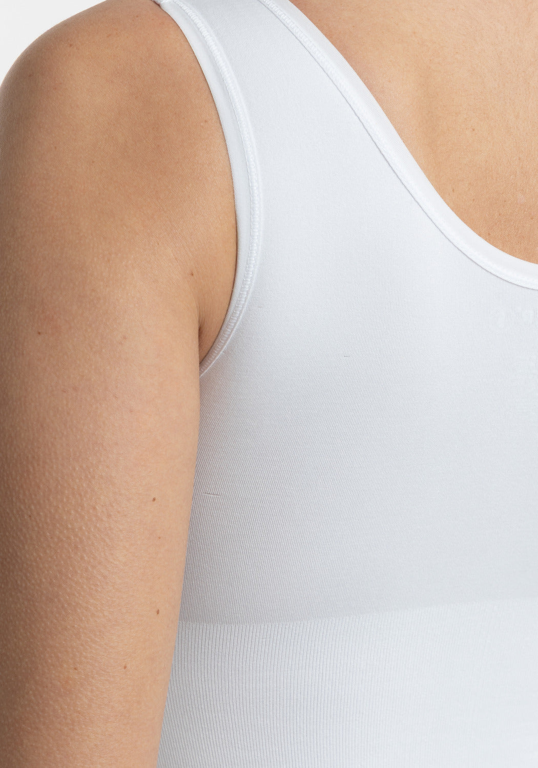 CAMISETA MODELADORA SIN COSTURA BLANCO DE MUJER