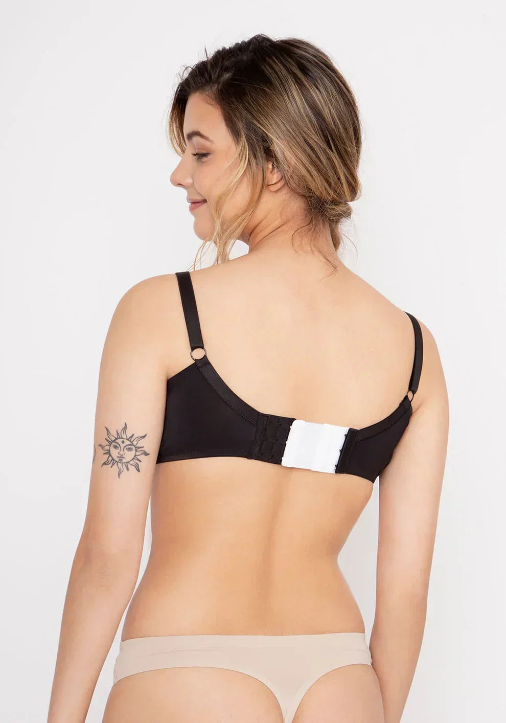 Extensor de sostén color negro marca Kayser