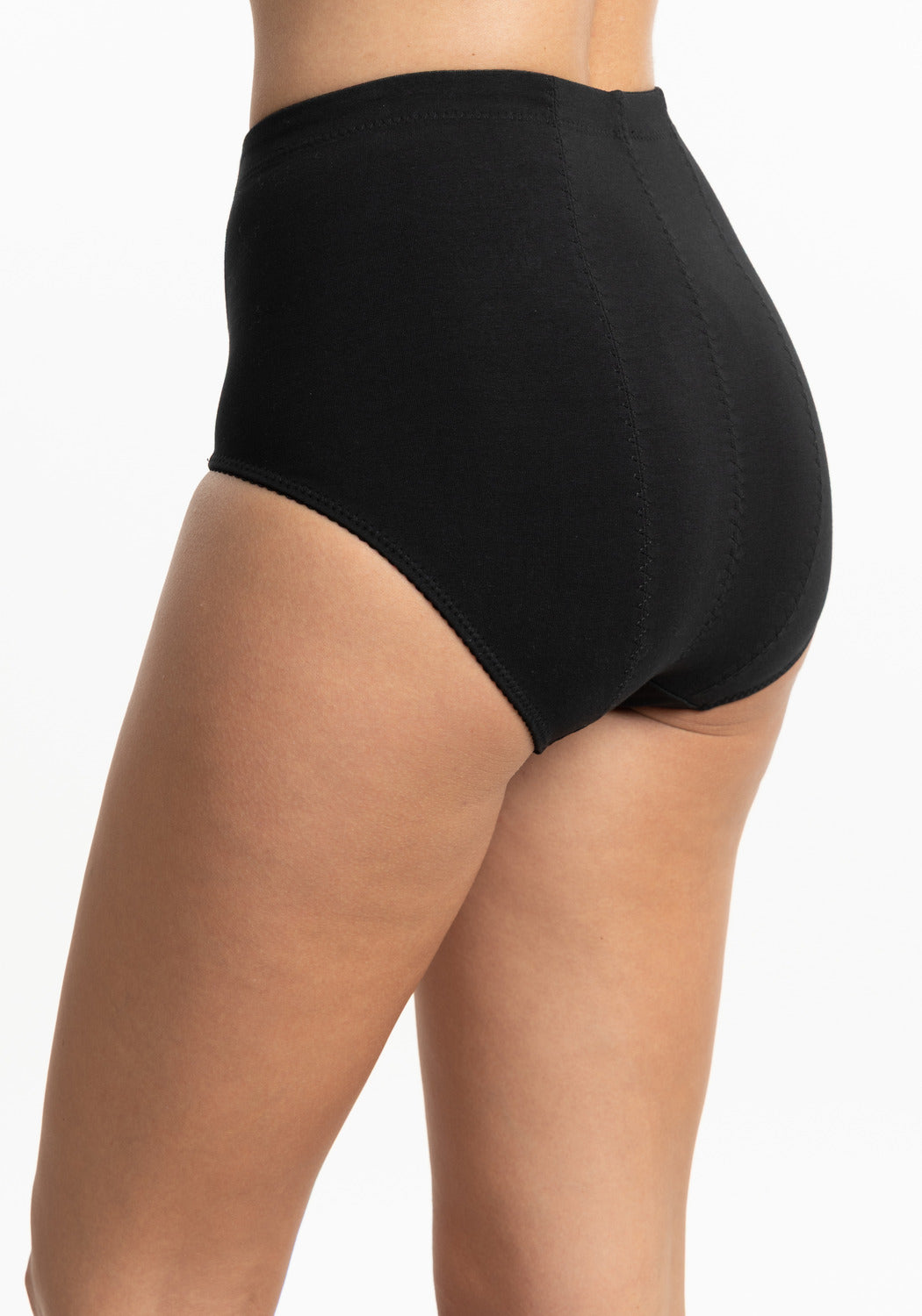 CALZÓN TIRO ALTO MAXI DE ALGODÓN NEGRO DE MUJER