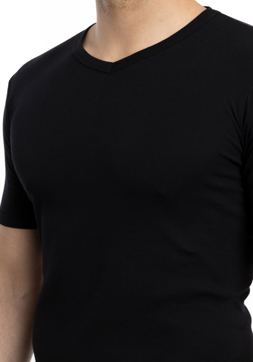 CAMISETA DE MANGA CORTA ESCOTE EN V ALGODÓN NEGRO DE HOMBRE