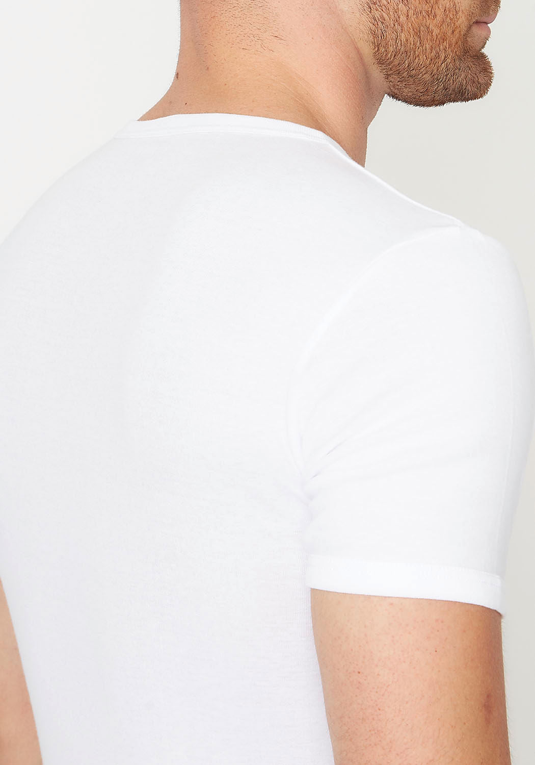 CAMISETA MANGA CORTA ESCOTE V ALGODÓN