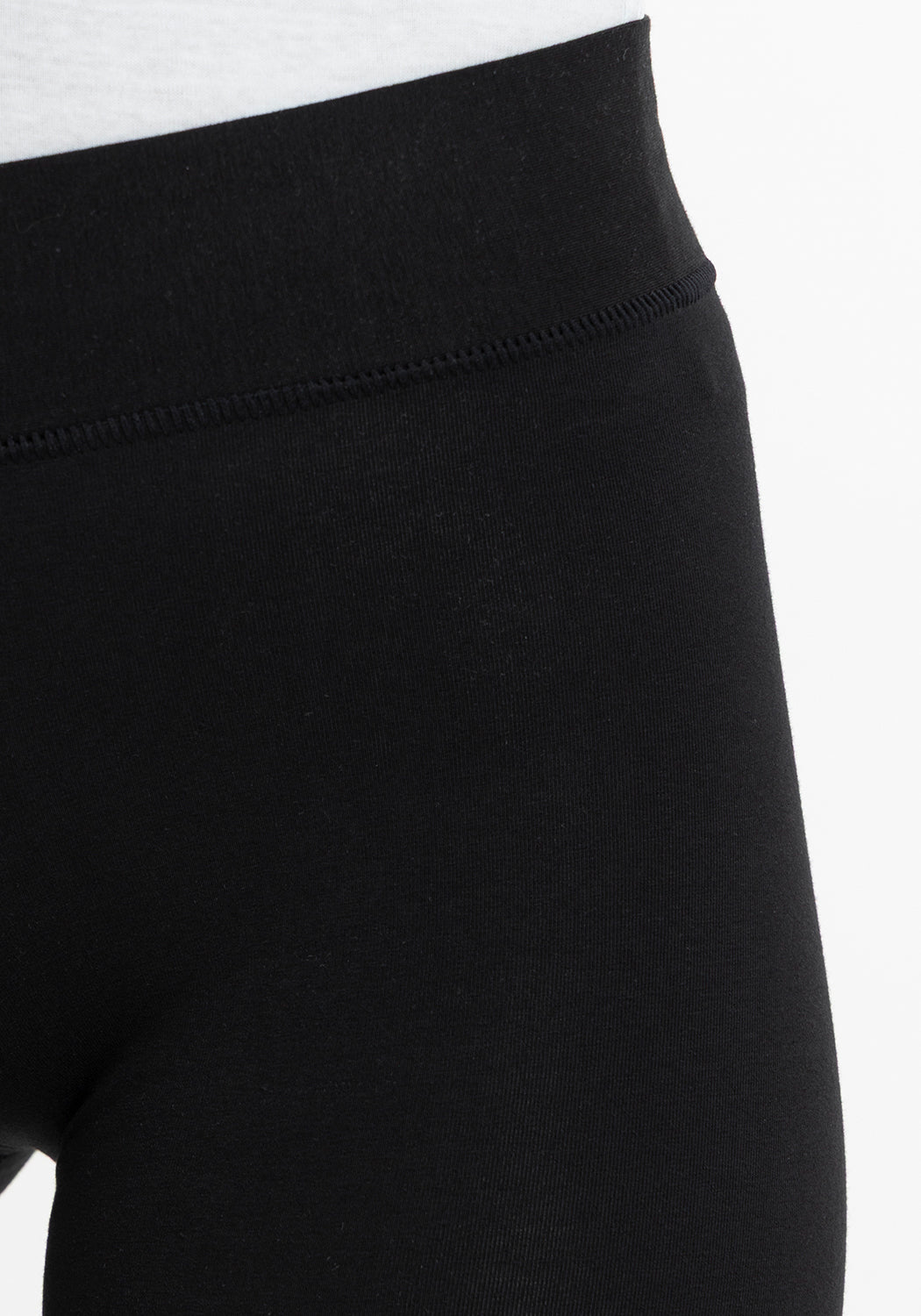 CALZA CORTA DE ALGODÓN NEGRO DE TEENS MUJER