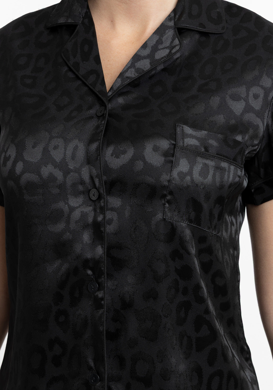 PIJAMA CORTO DE SATIN NEGRO DE MUJER