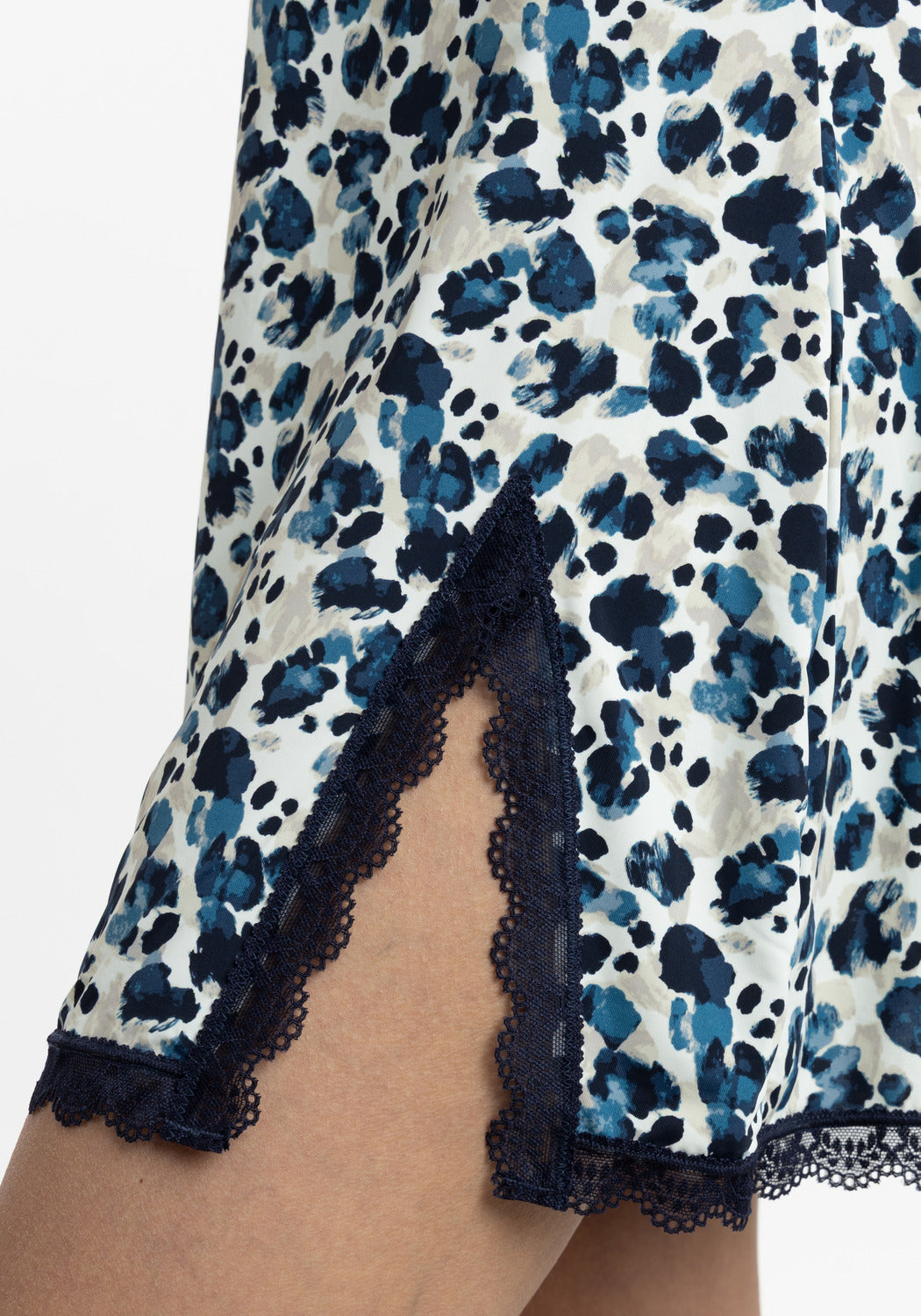 CAMISOLA DE MICROFIBRA CON BRETEL AZUL DE MUJER